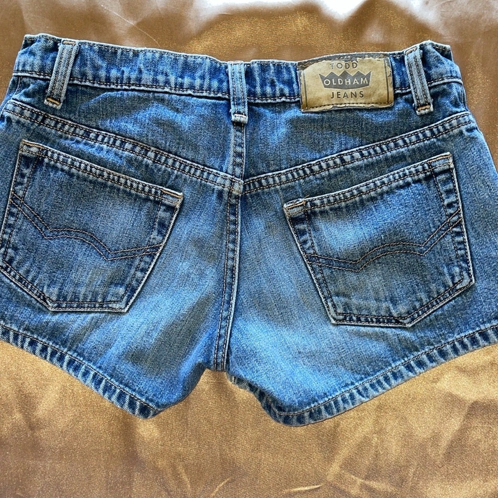 Todd Oldham Classic Denim Shorts Med Wash 2.5” Inseam 5-Pocket Sz 1 Juniors - Picture 3 of 10